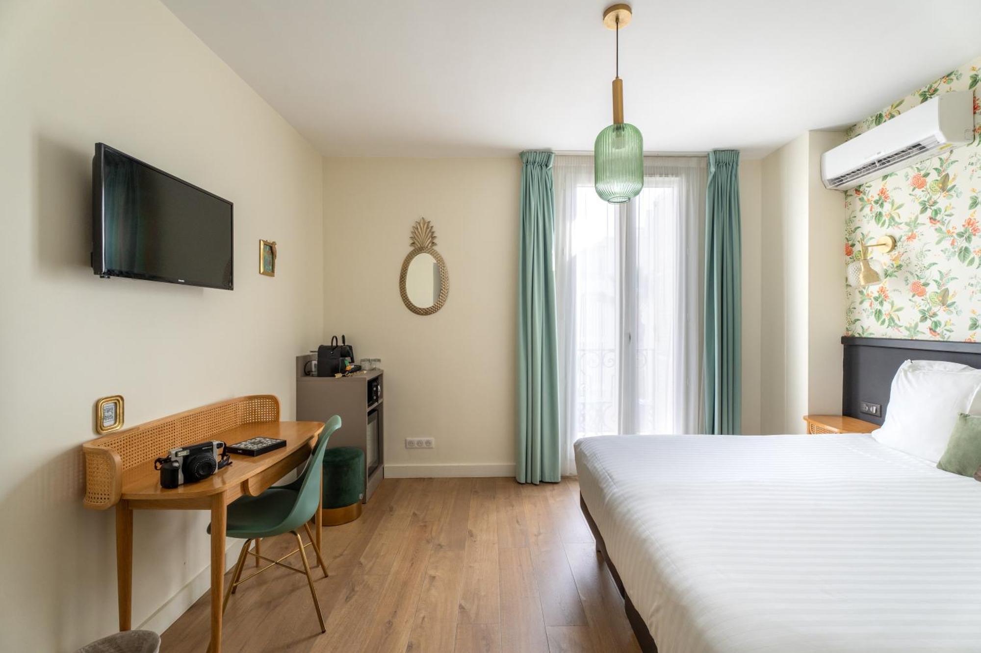 La Promenade Hotel 4*